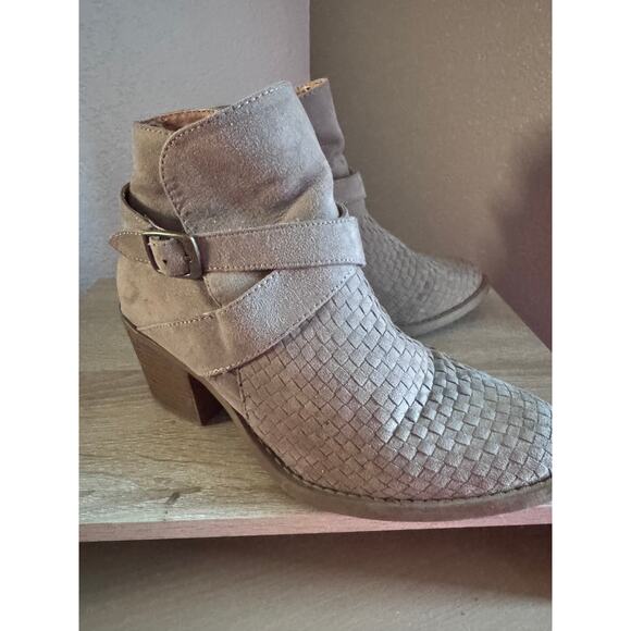Daytrip Women's Woven Suede Ankle Boots -  Size 6.5 - Picture 4 of 9